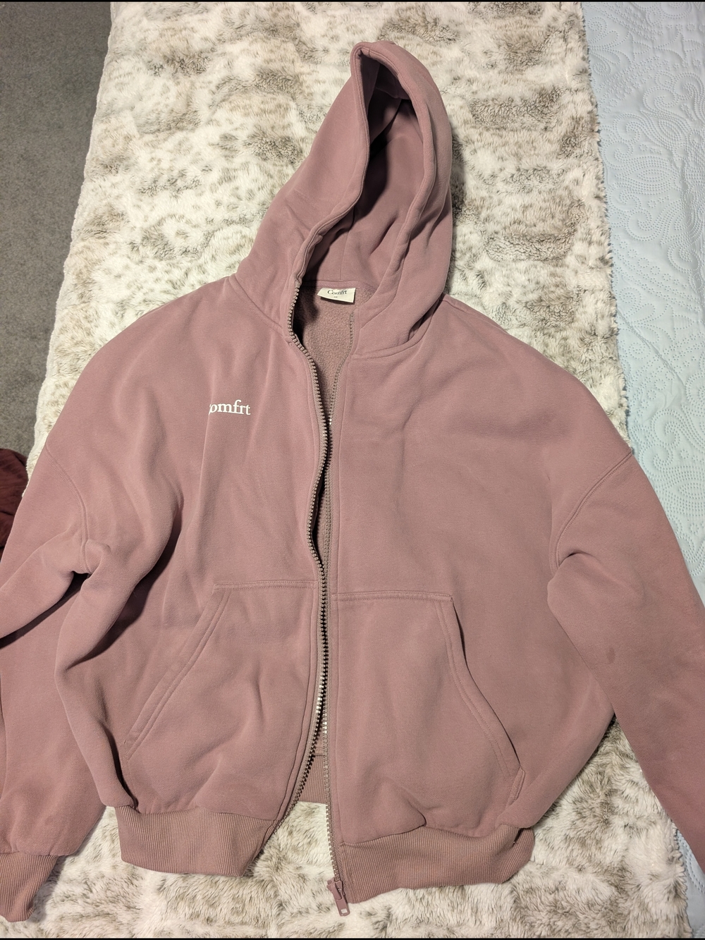 Mauve Comfrt Zip-Up Hoodie & Sweatpants Set